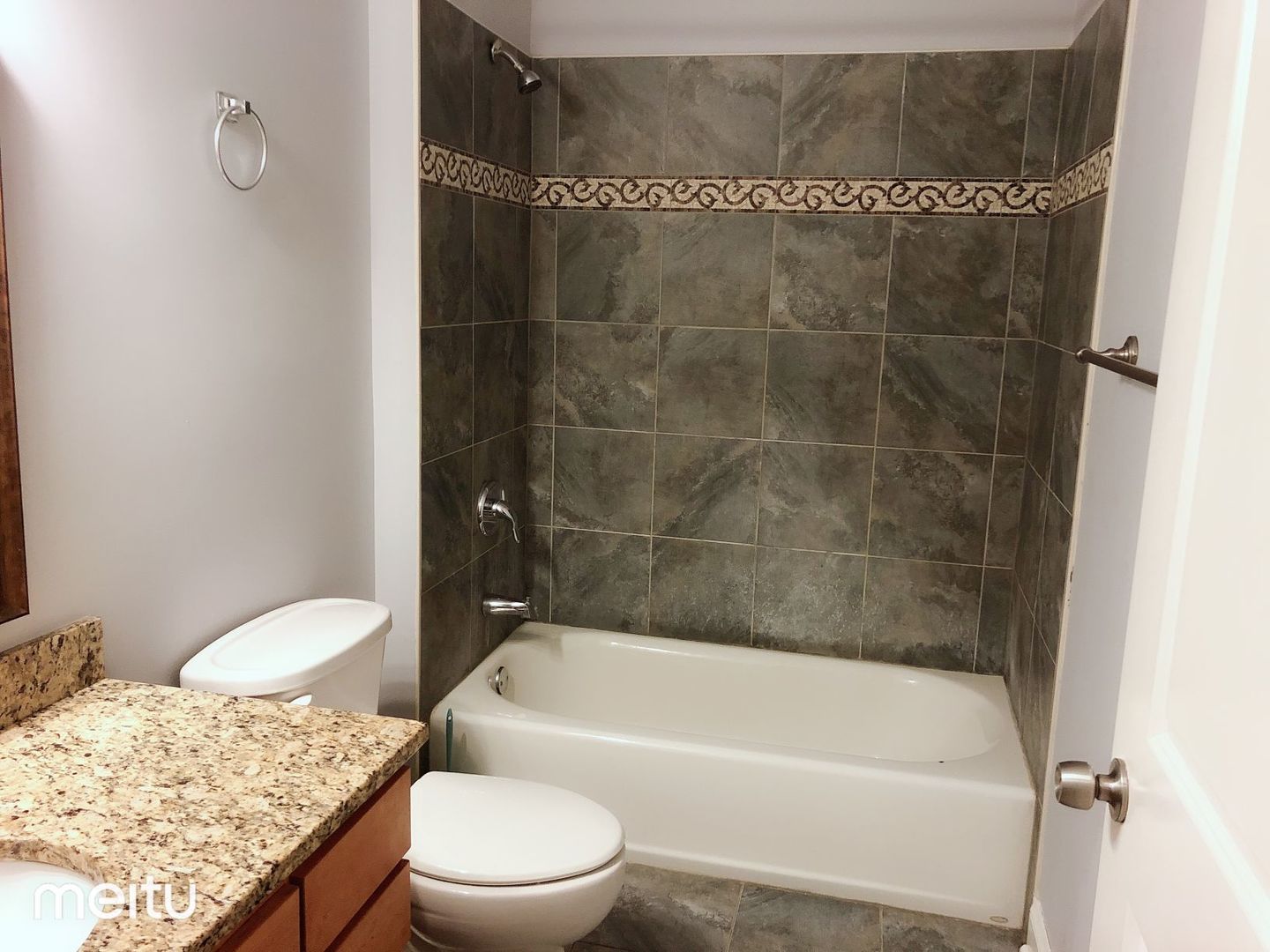 3607 W 53rd Street Unit: 5