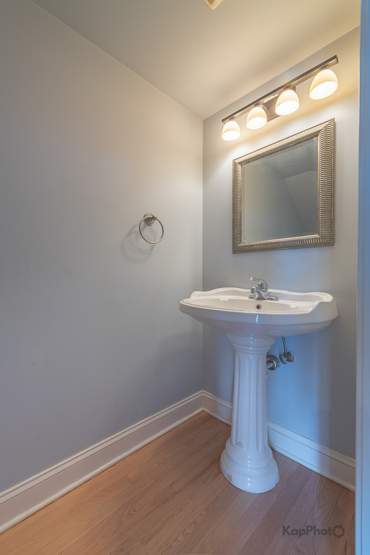 3607 W 53rd Street Unit: 5