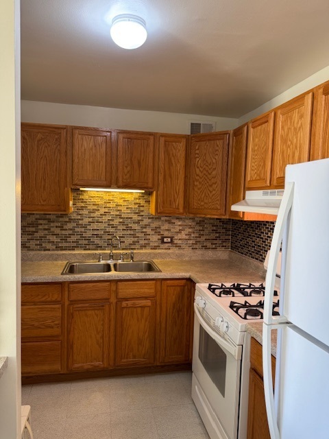2605 S Indiana Avenue Unit: 708