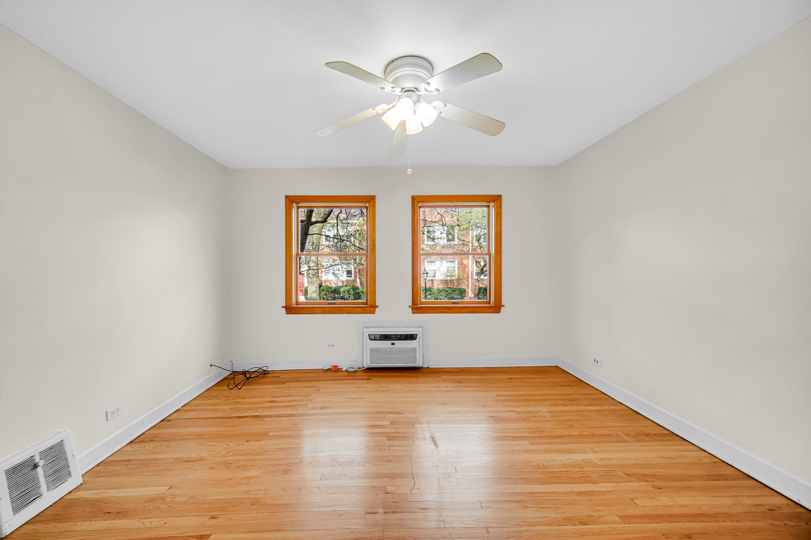 1931 W Albion Avenue Unit: 1
