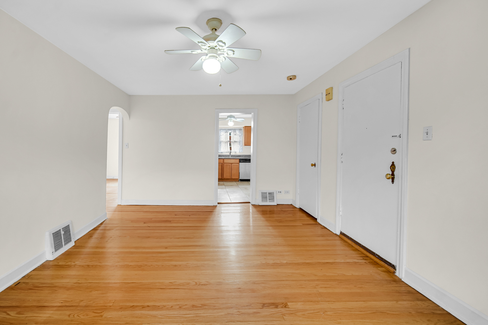 1931 W Albion Avenue Unit: 1