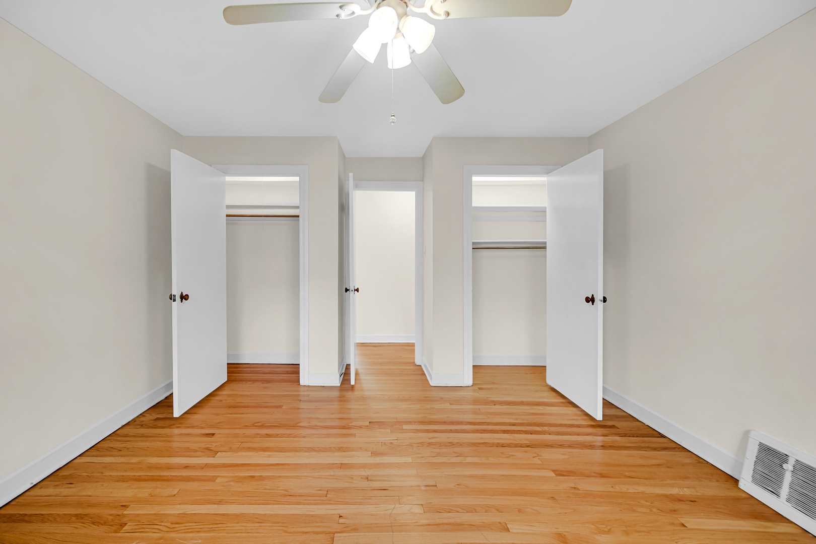 1931 W Albion Avenue Unit: 1