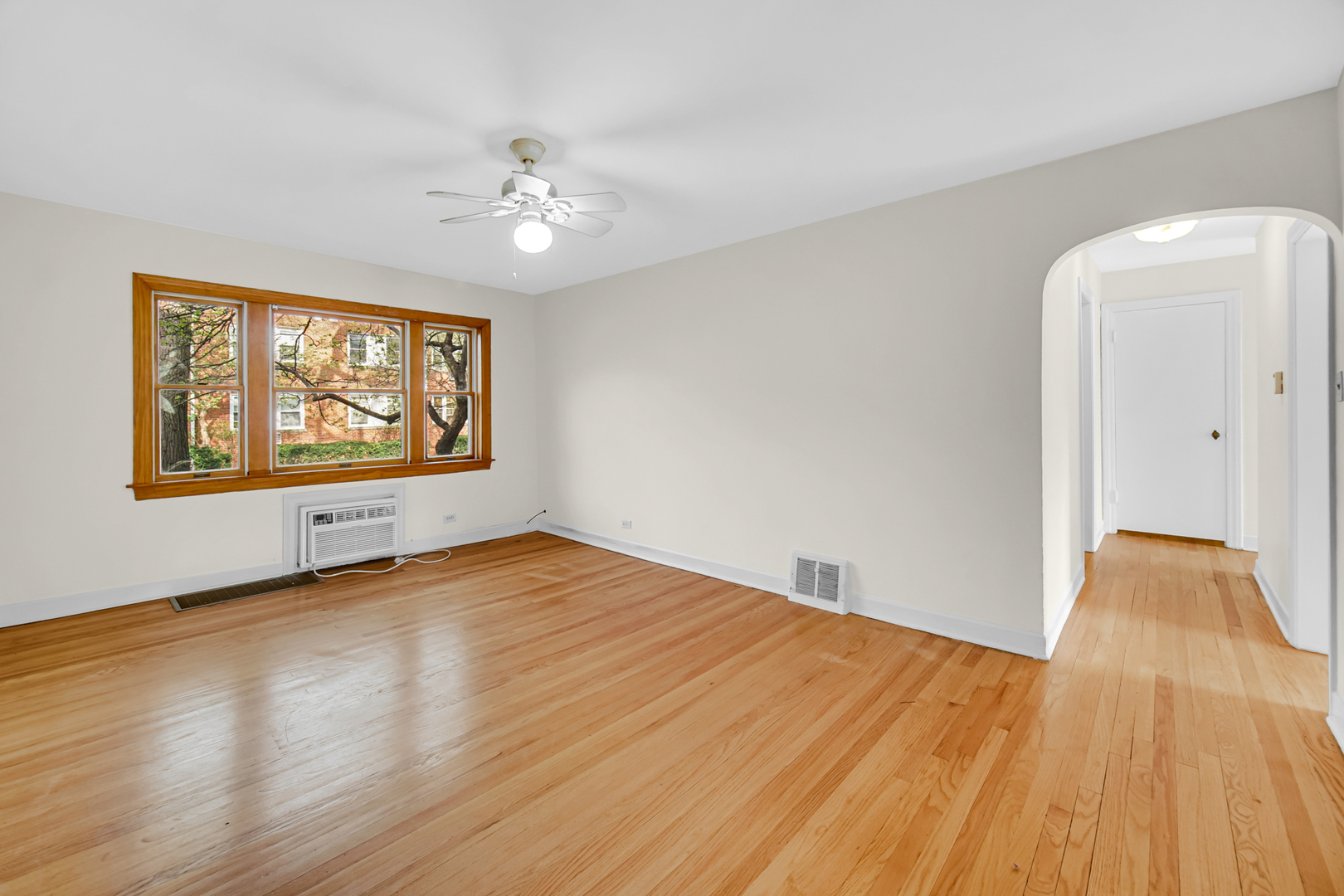 1931 W Albion Avenue Unit: 1