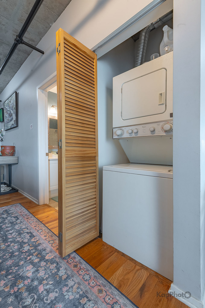 700 W Van Buren Street Unit: 1404