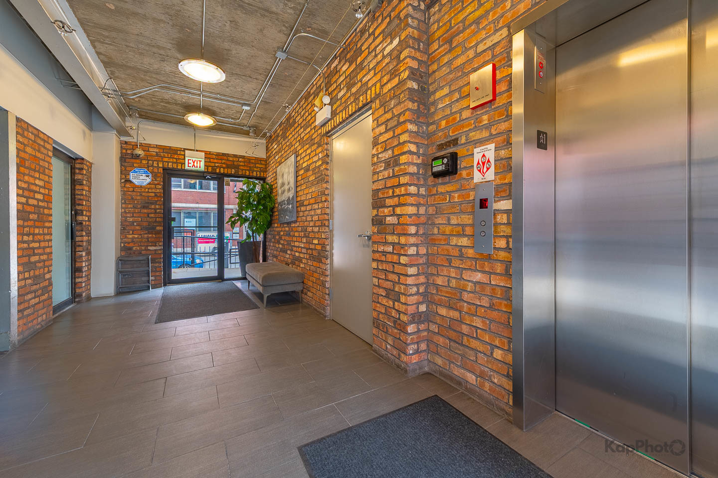 812 W Van Buren Street Unit: 3C