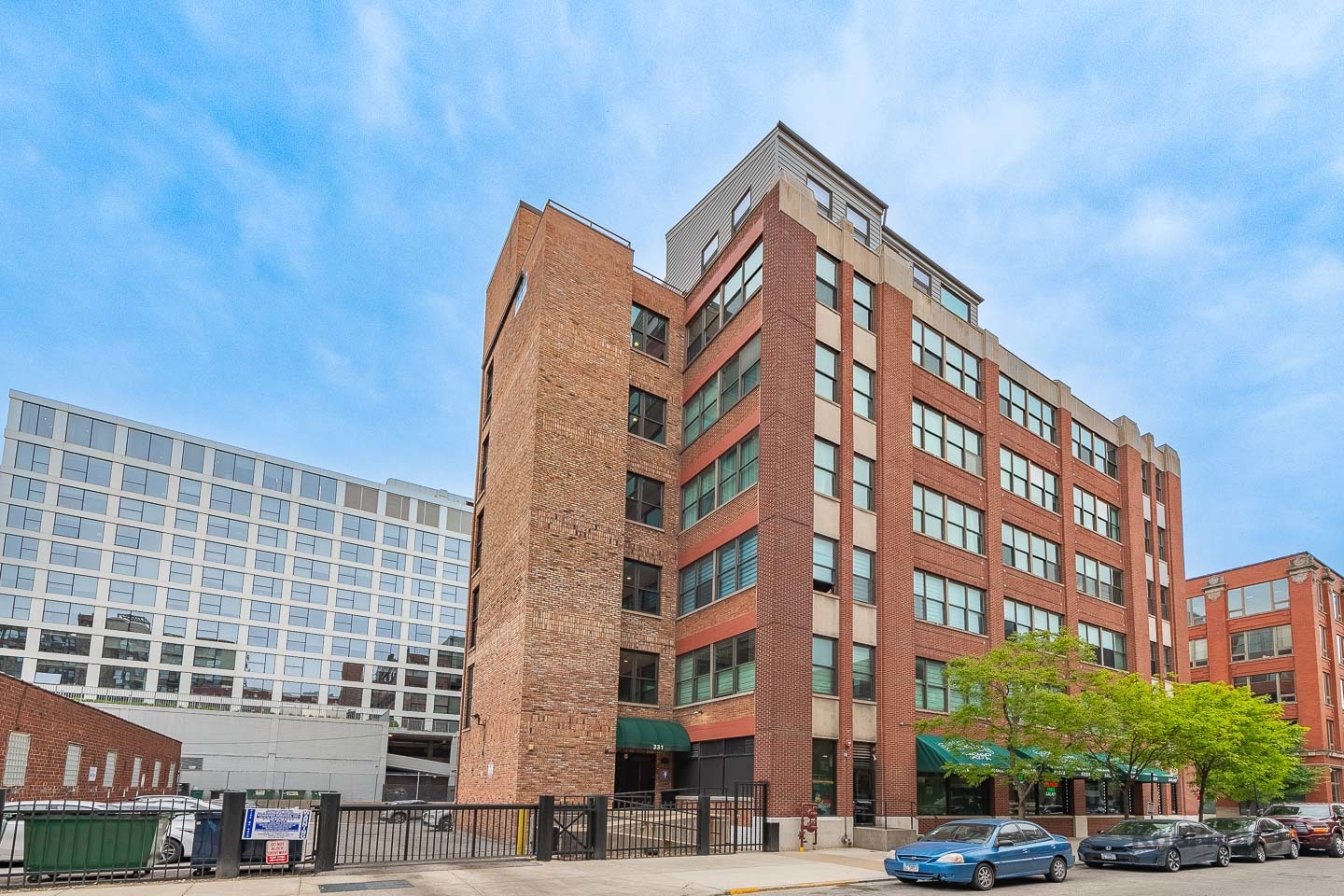 812 W Van Buren Street Unit: 3C