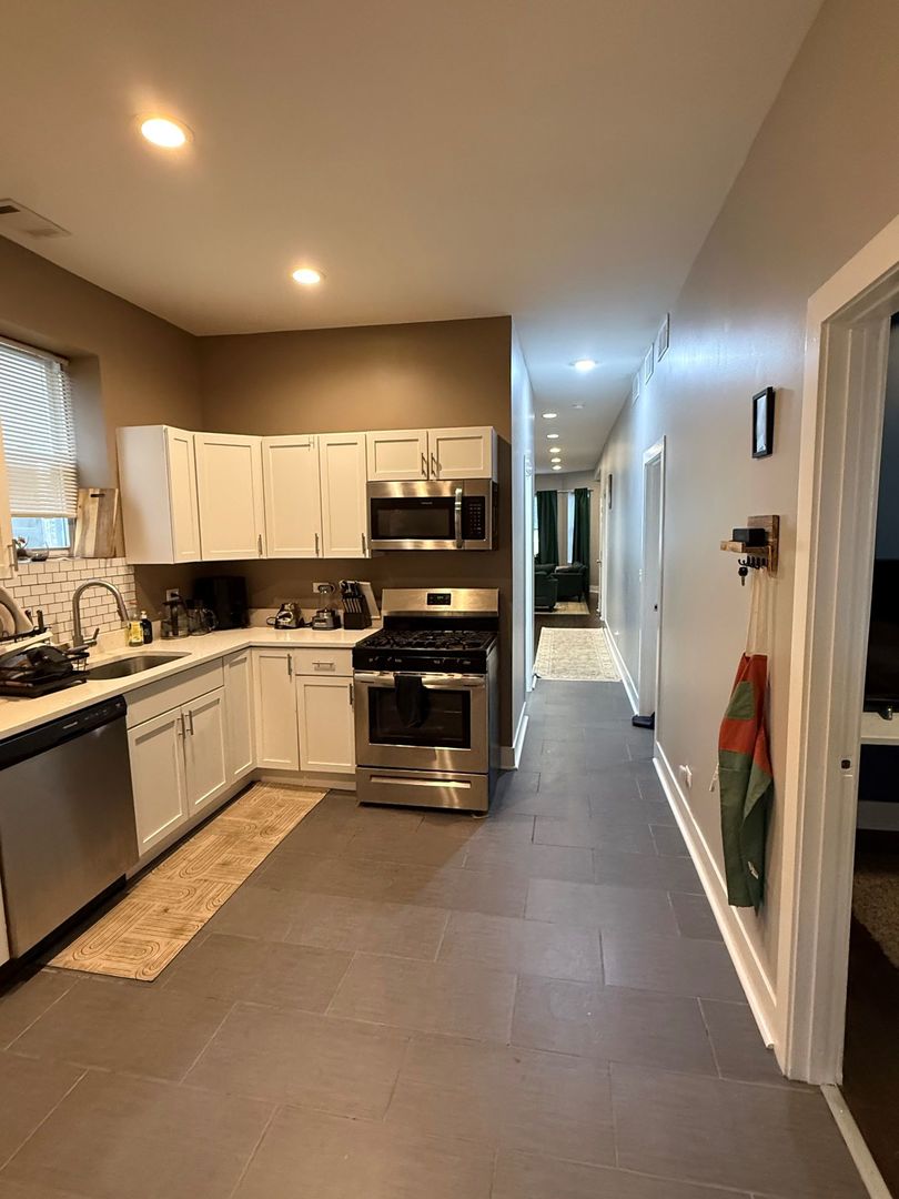 1019 N Ridgeway Avenue Unit: 1