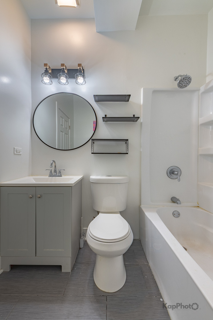 1019 N Ridgeway Avenue Unit: 1