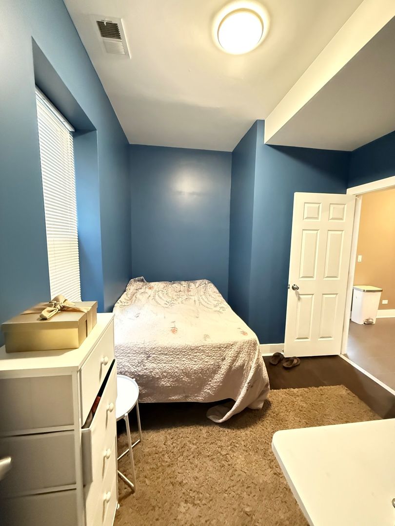 1019 N Ridgeway Avenue Unit: 1