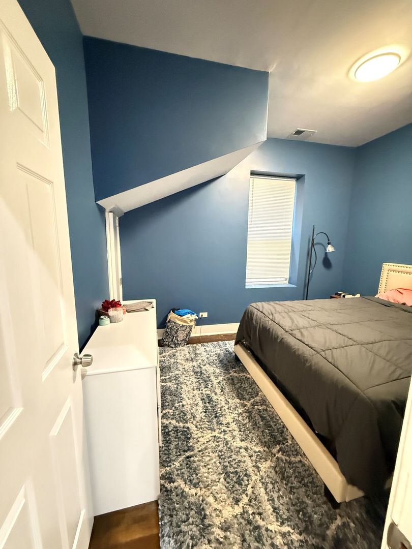 1019 N Ridgeway Avenue Unit: 1