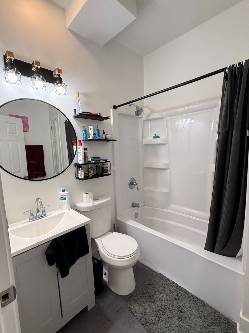 1019 N Ridgeway Avenue Unit: 1