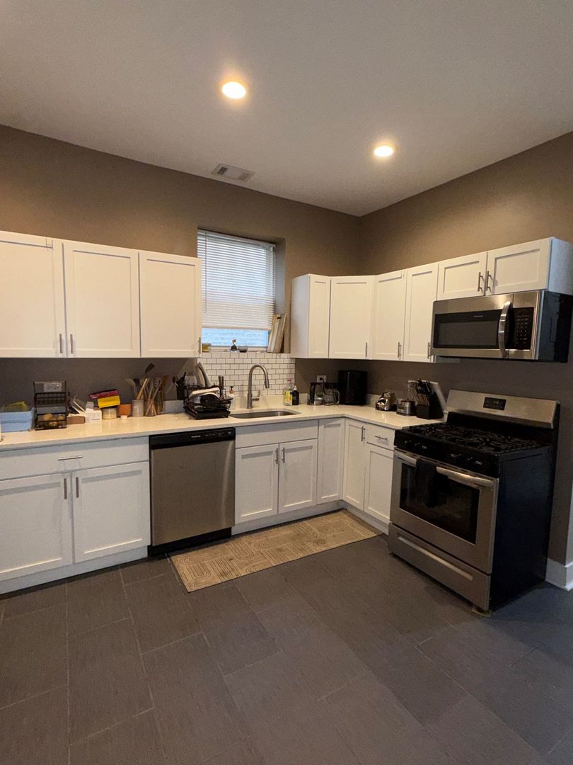1019 N Ridgeway Avenue Unit: 1