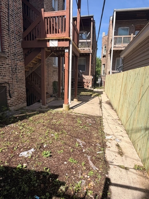 916 W 68th Street W Unit: 1W