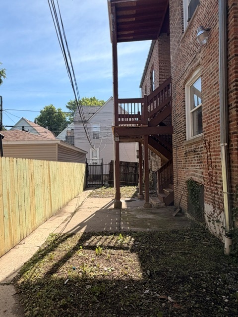 916 W 68th Street W Unit: 1W