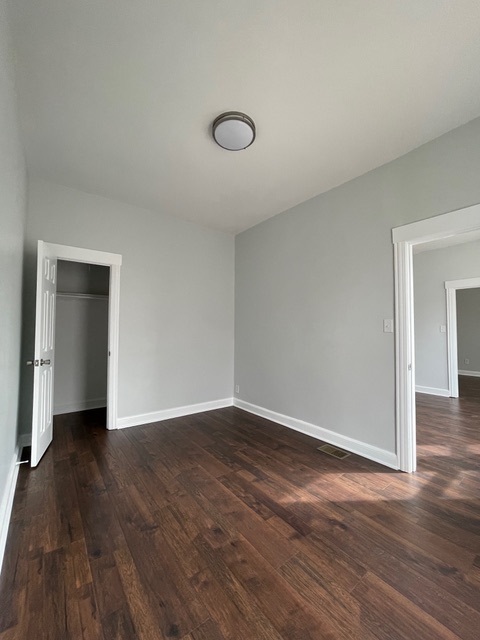 916 W 68th Street W Unit: 1W