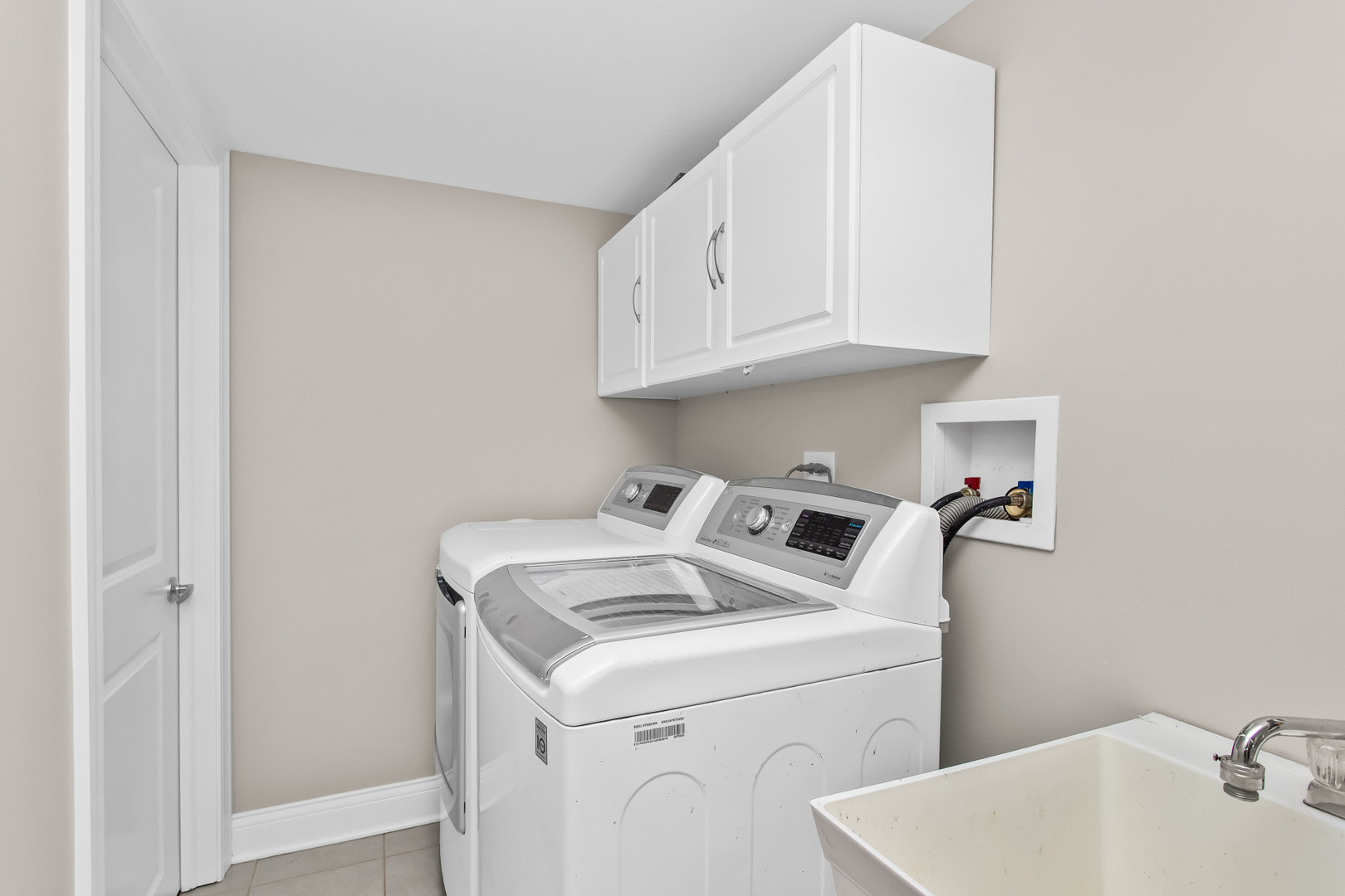 5654 W Cornelia Avenue
