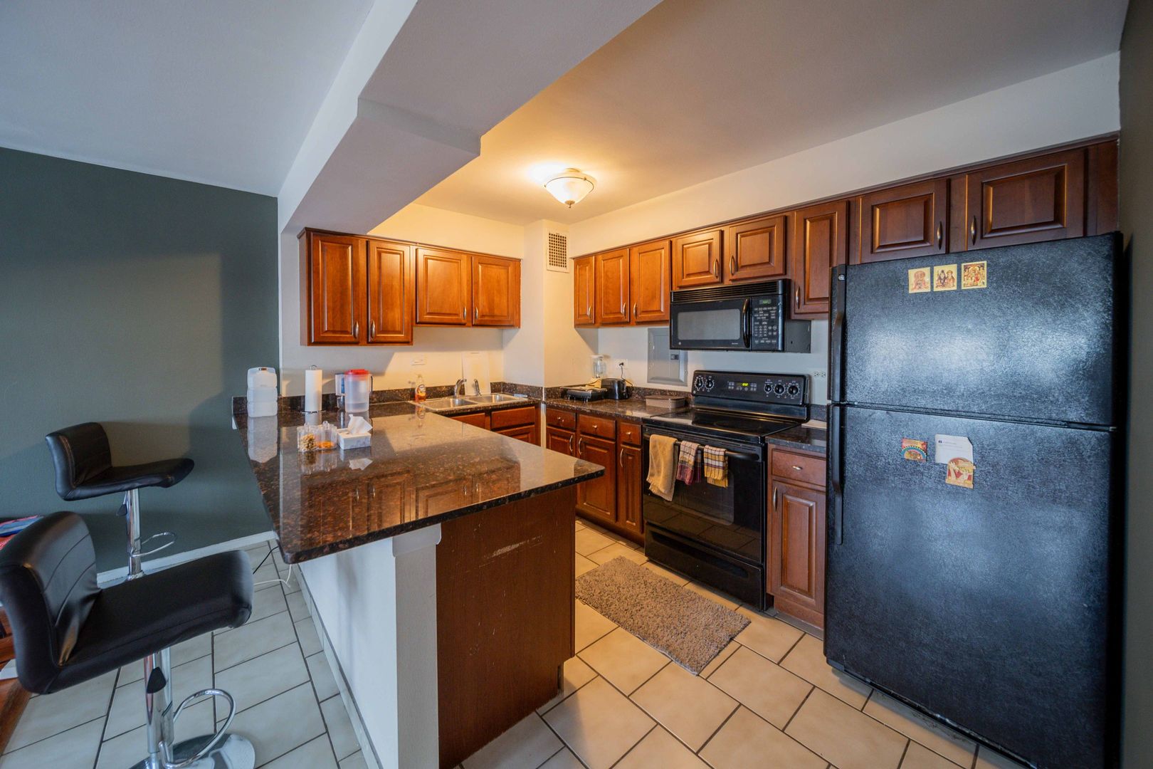 6030 N Sheridan Road Unit: 2011