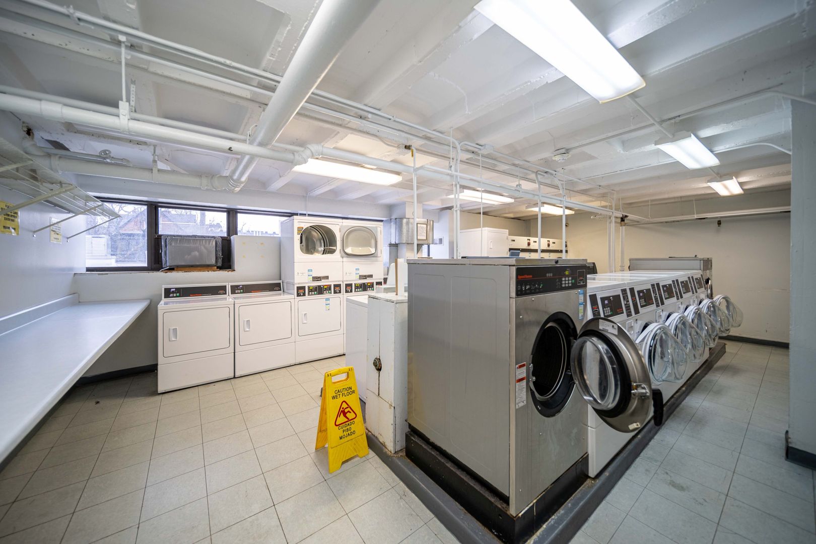 6030 N Sheridan Road Unit: 2011