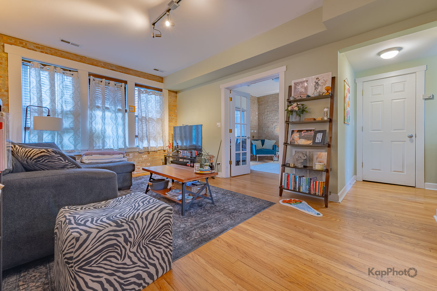 5913 N Paulina Street Unit: 2E
