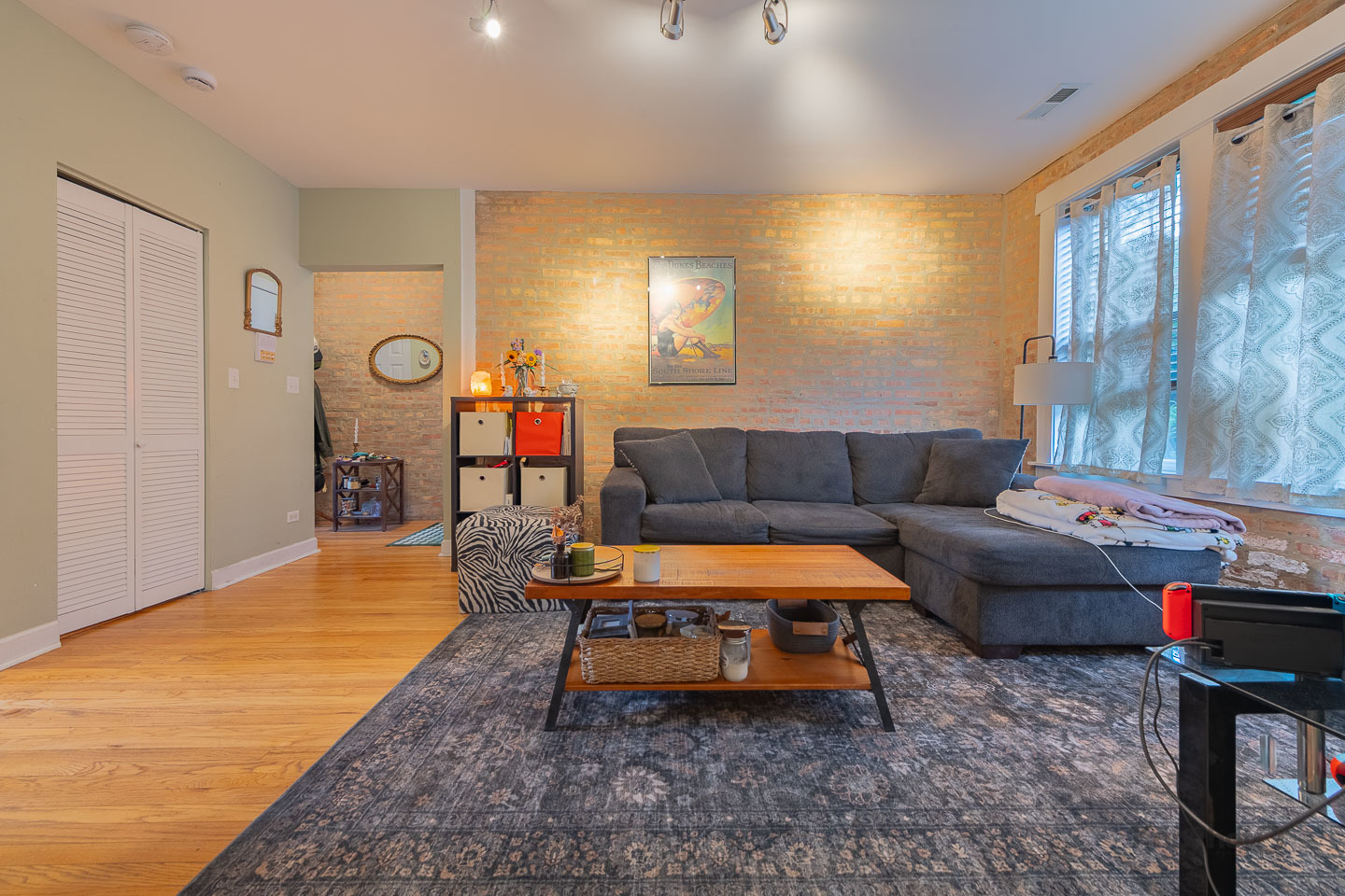 5913 N Paulina Street Unit: 2E
