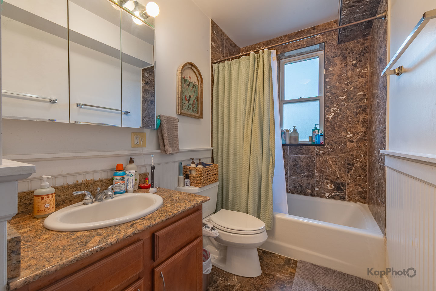 5913 N Paulina Street Unit: 2E