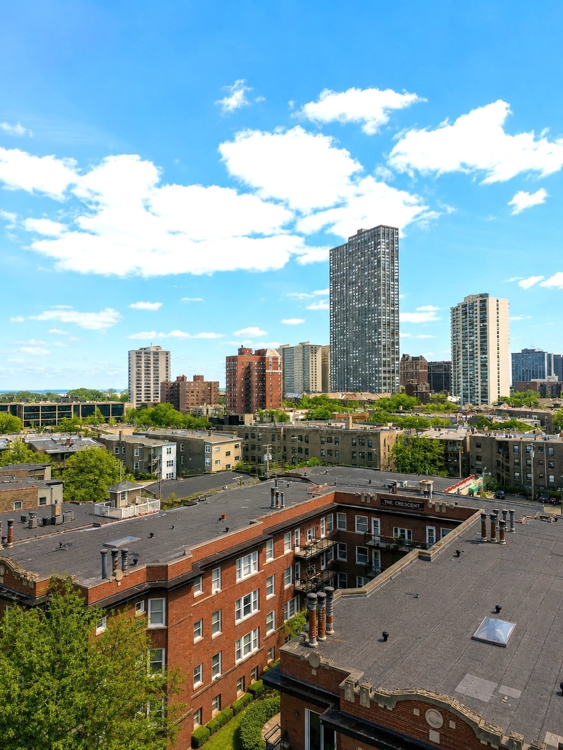 845 W BELLE PLAINE Avenue Unit: 2E