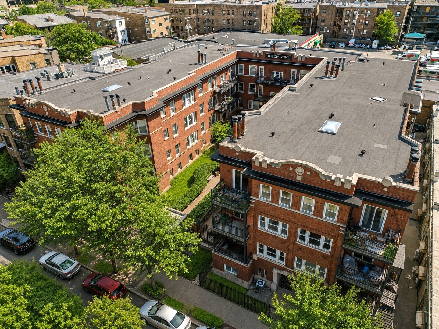 845 W BELLE PLAINE Avenue Unit: 2E
