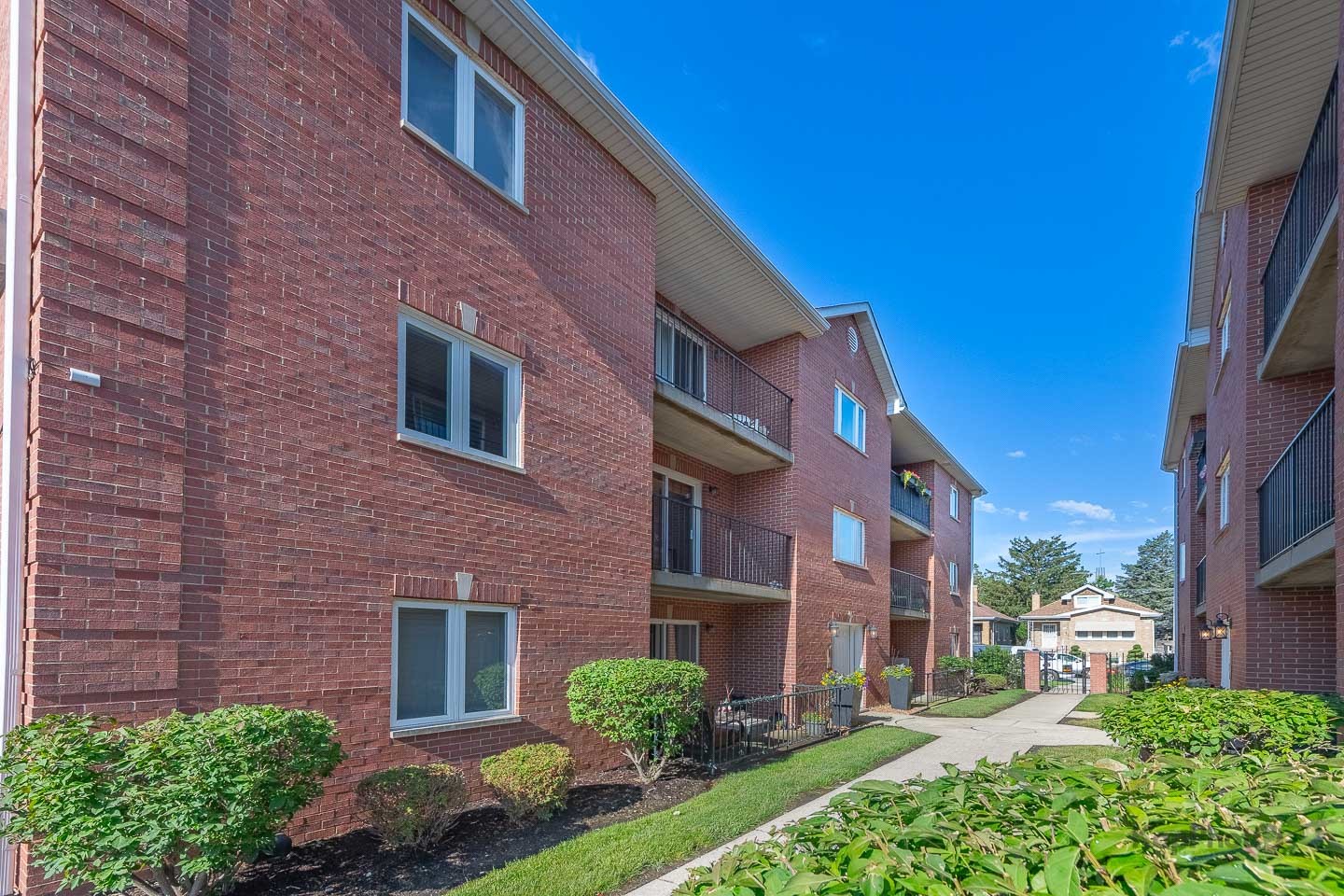 3001 N Oriole Avenue Unit: 301