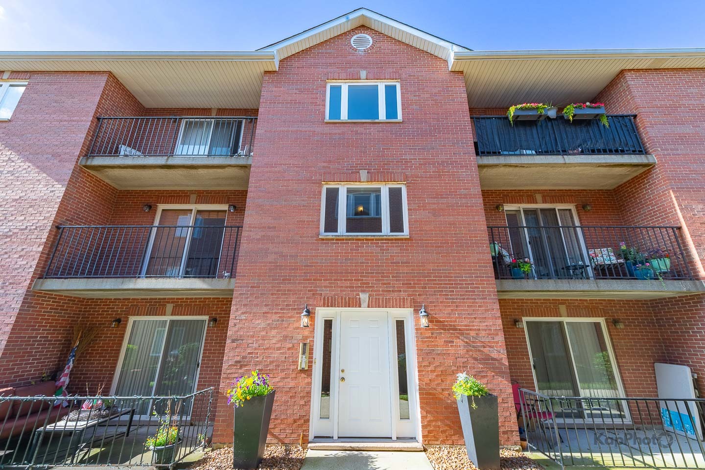 3001 N Oriole Avenue Unit: 301