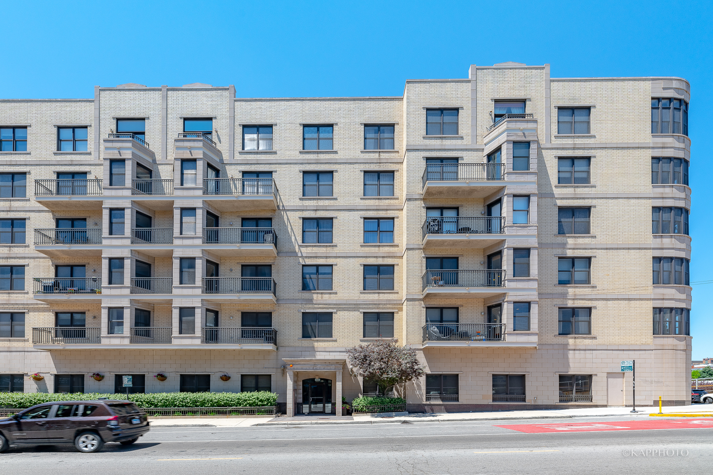 520 N Halsted Street Unit: 516