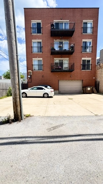 5642 N Broadway Street Unit: 3N