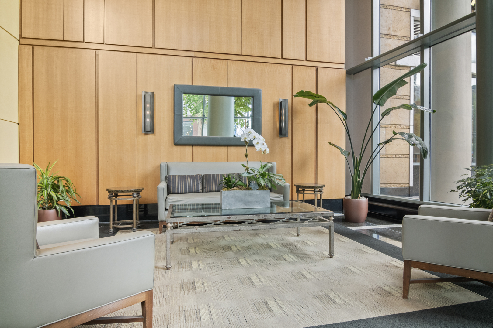 345 N La Salle Drive Unit: 405