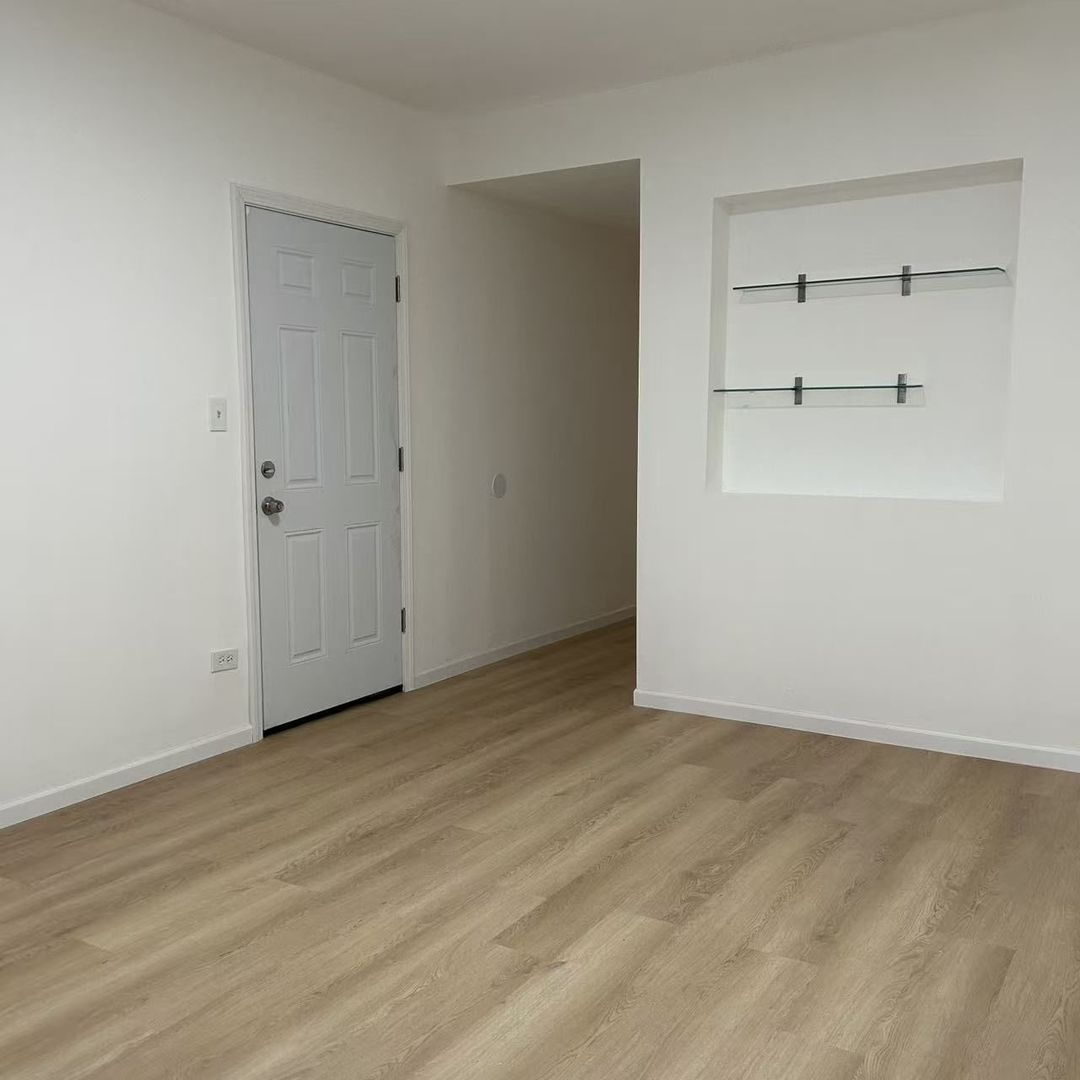3429 S Wallace Street Unit: 2