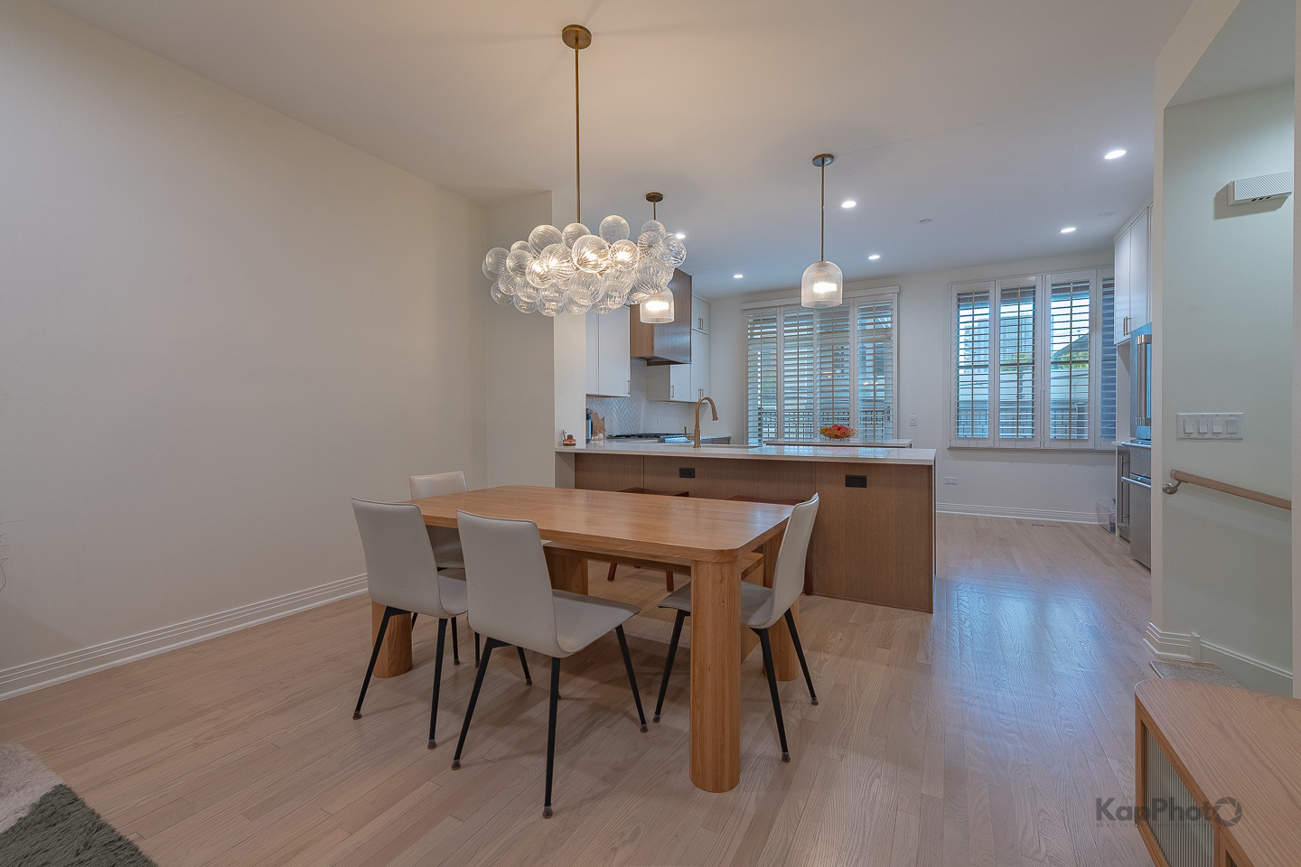 1117 W Monroe Street Unit: 8