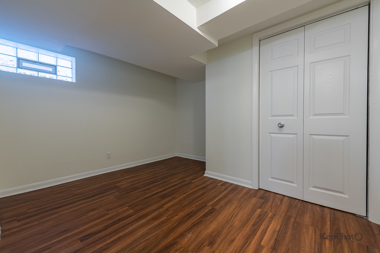 3933 W 69th Place