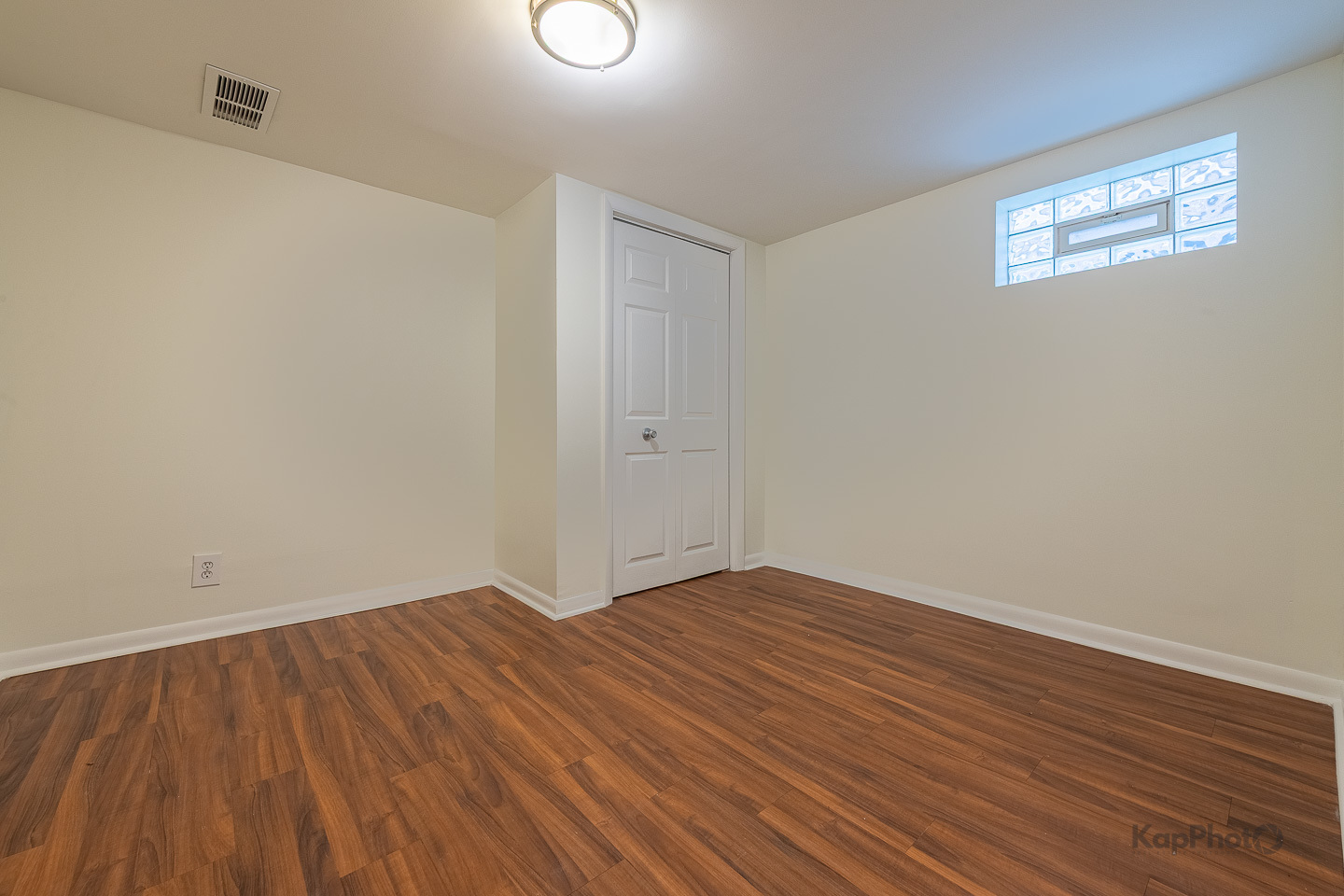 3933 W 69th Place