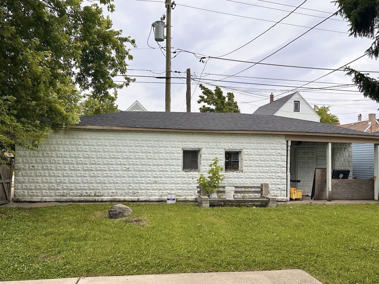 4926 W 30th Place