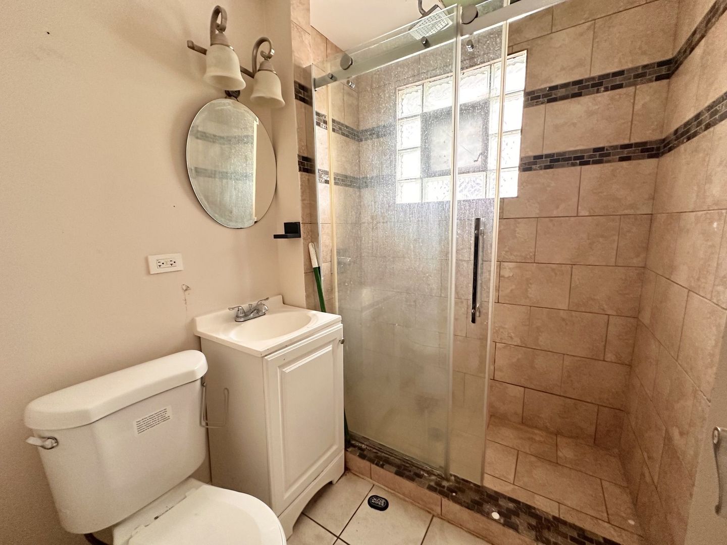 4926 W 30th Place