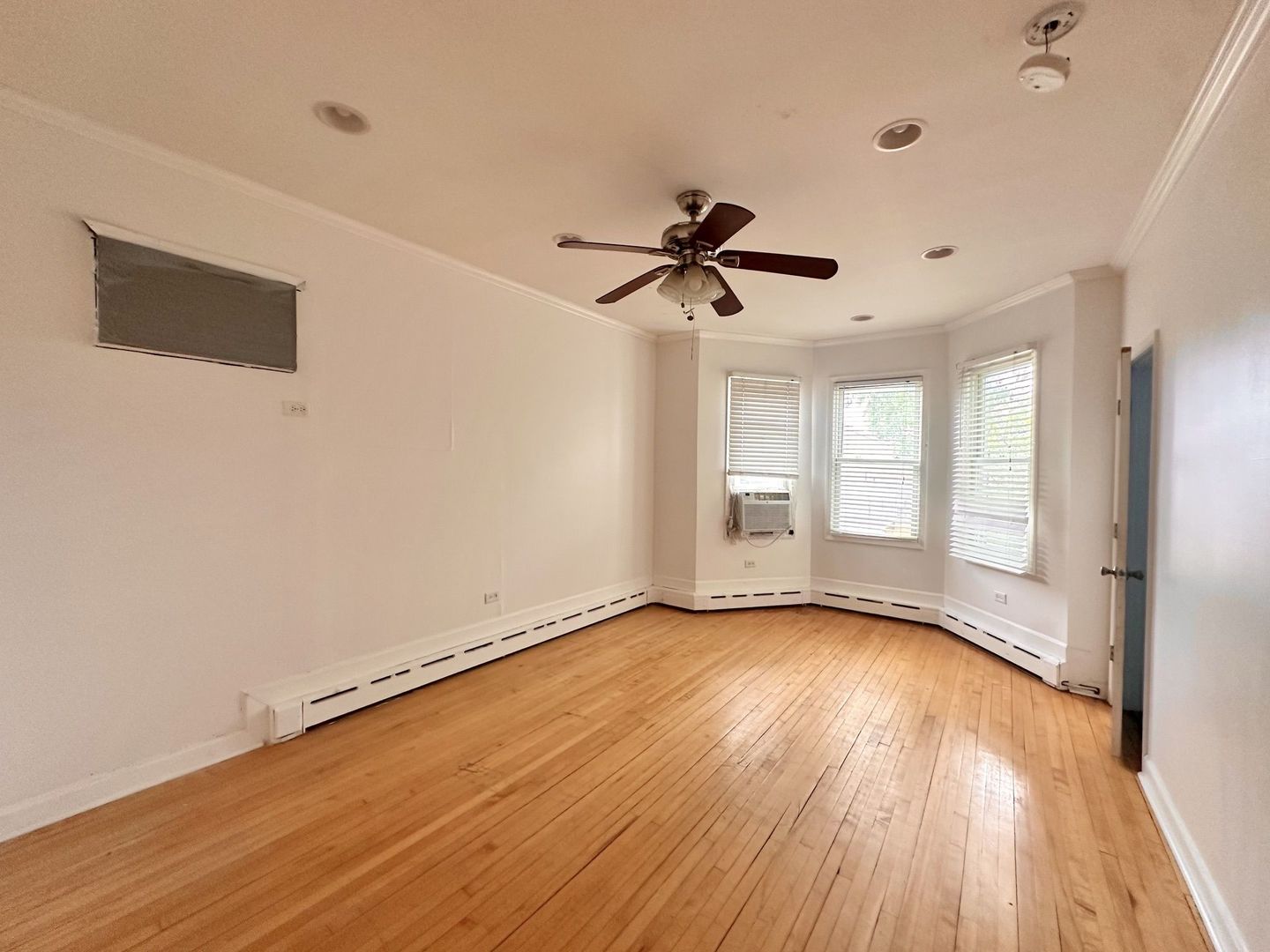 4926 W 30th Place