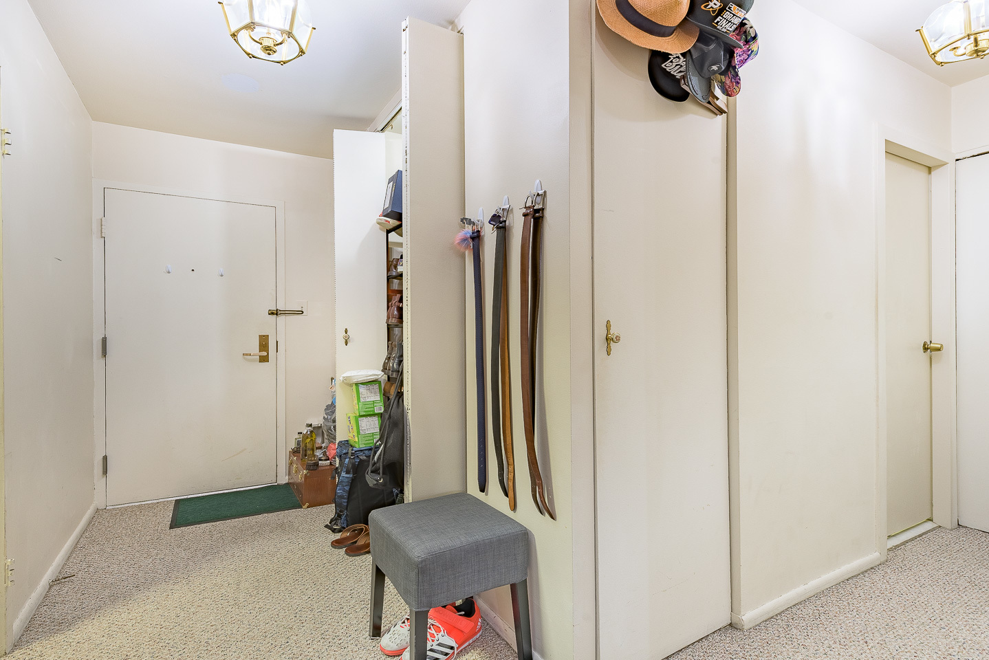 777 N Michigan Avenue Unit: 2406
