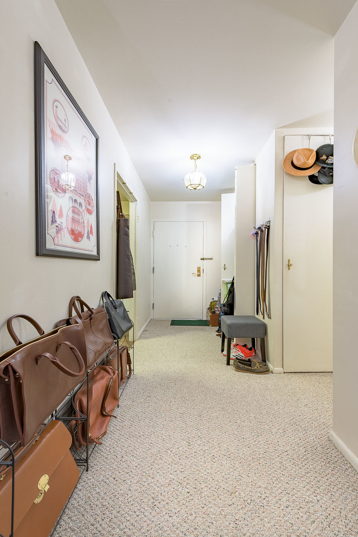 777 N Michigan Avenue Unit: 2406