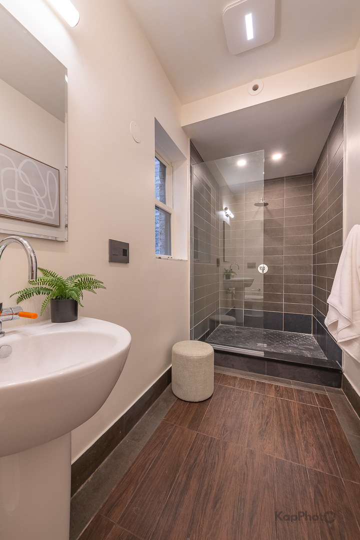 24 E Scott Street Unit: 2