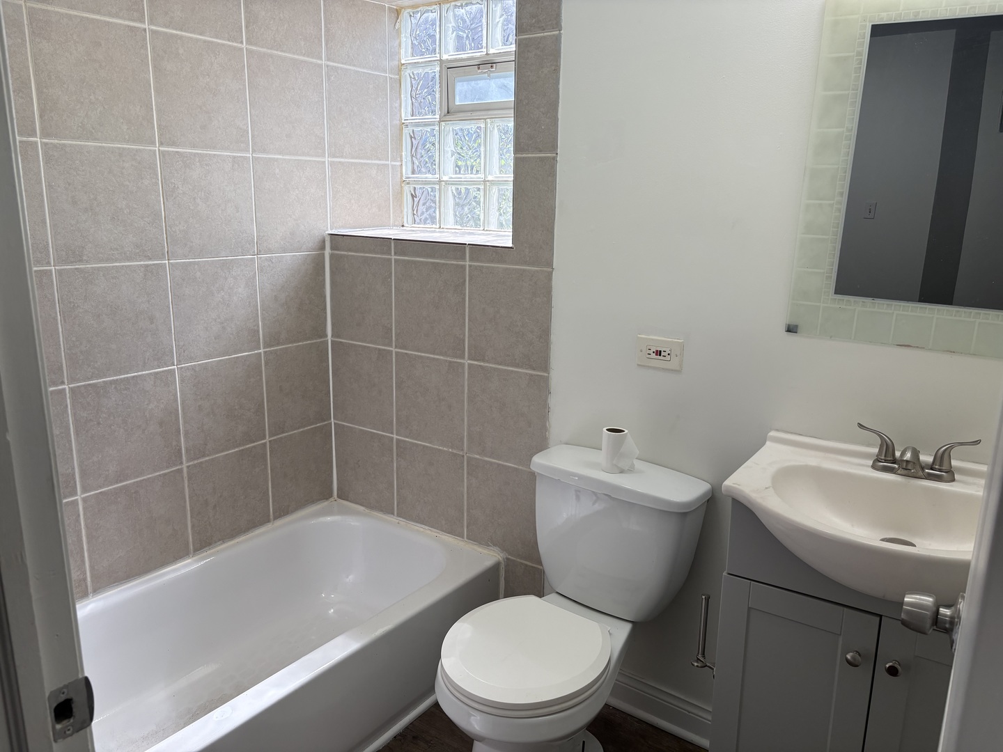 2822 W Flournoy Street Unit: GARDEN