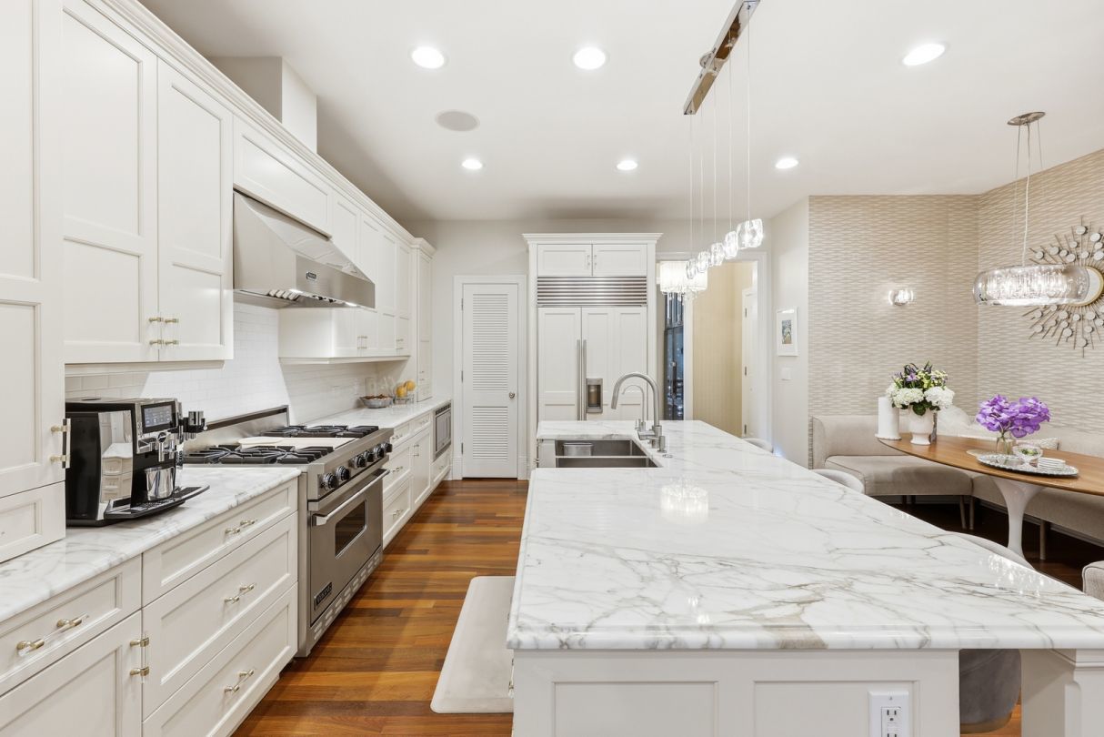 22 E Division Street Unit: 1