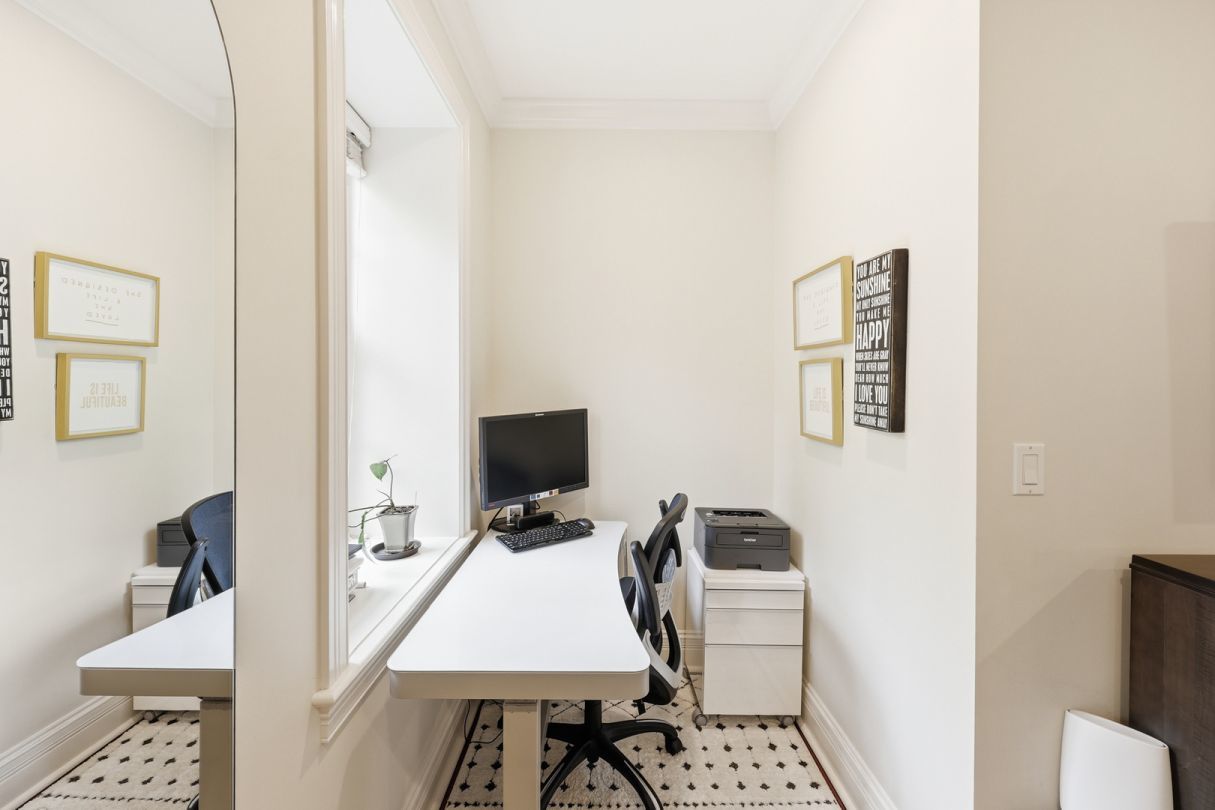 22 E Division Street Unit: 1