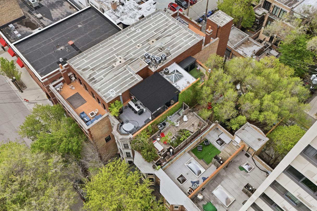 22 E Division Street Unit: 1
