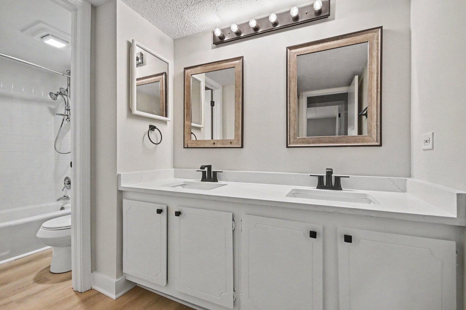 108 E BAILEY Road Unit: B