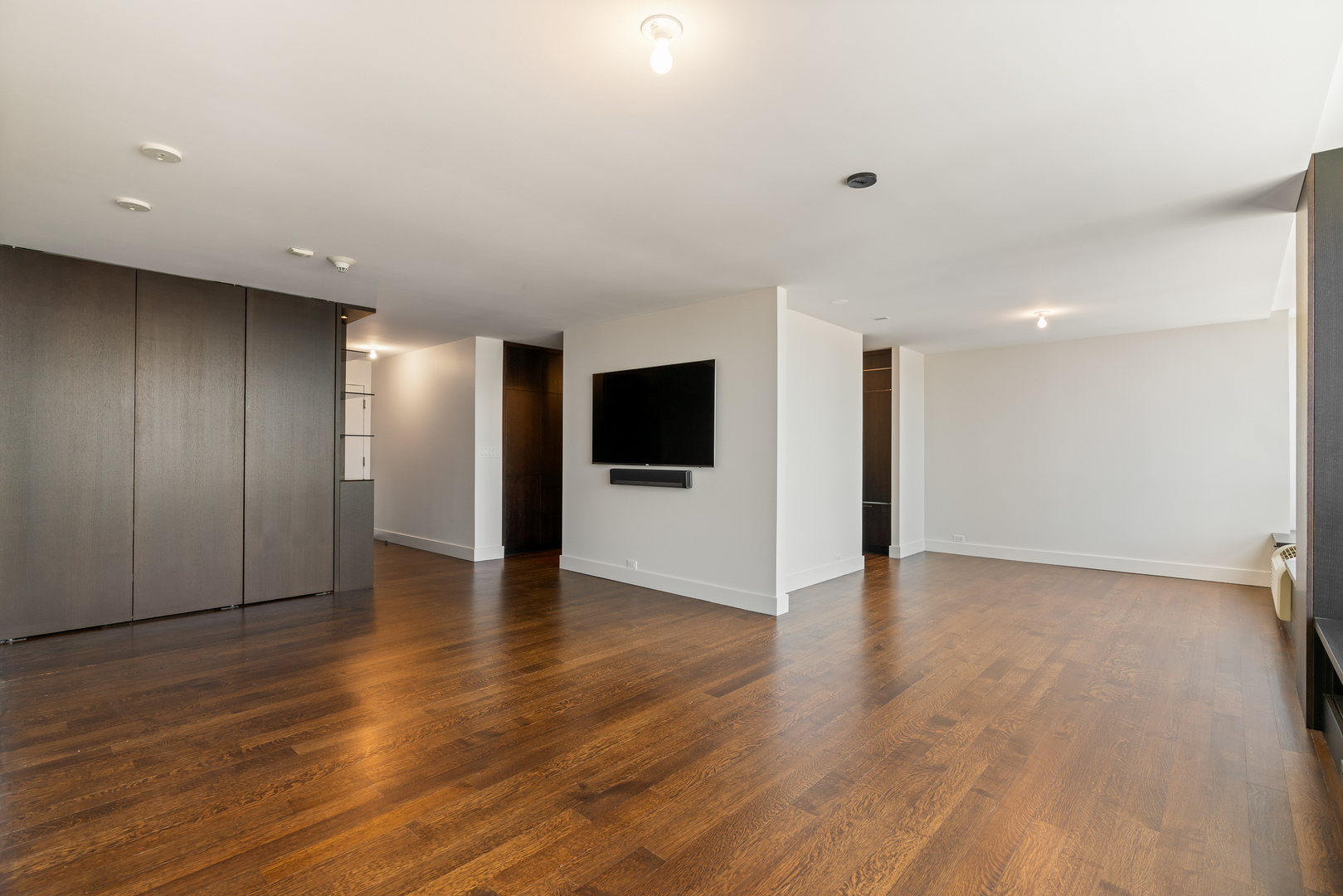 50 E BELLEVUE Place Unit: 2601