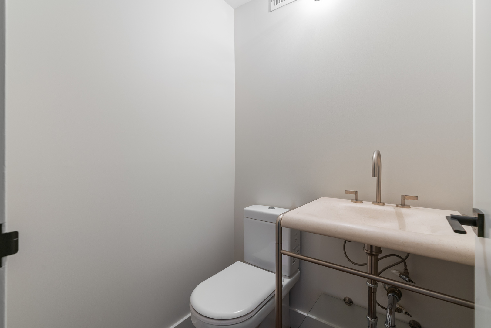 50 E BELLEVUE Place Unit: 2601