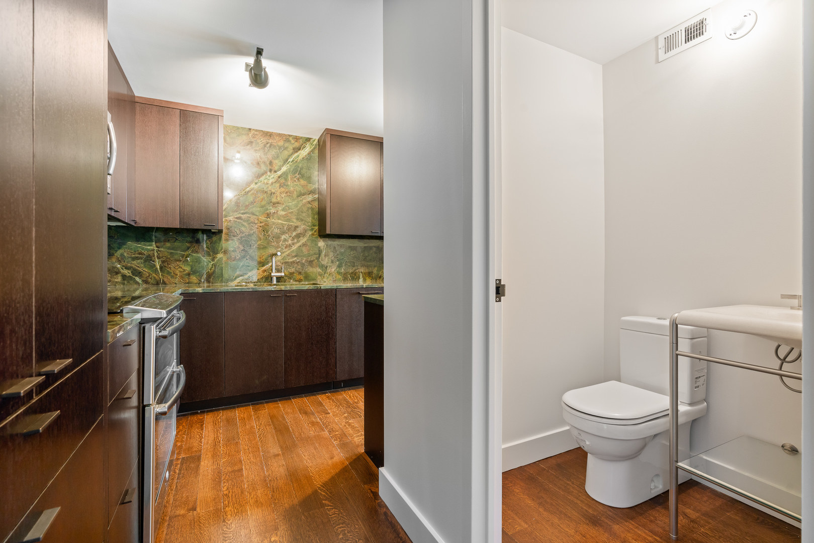 50 E BELLEVUE Place Unit: 2601